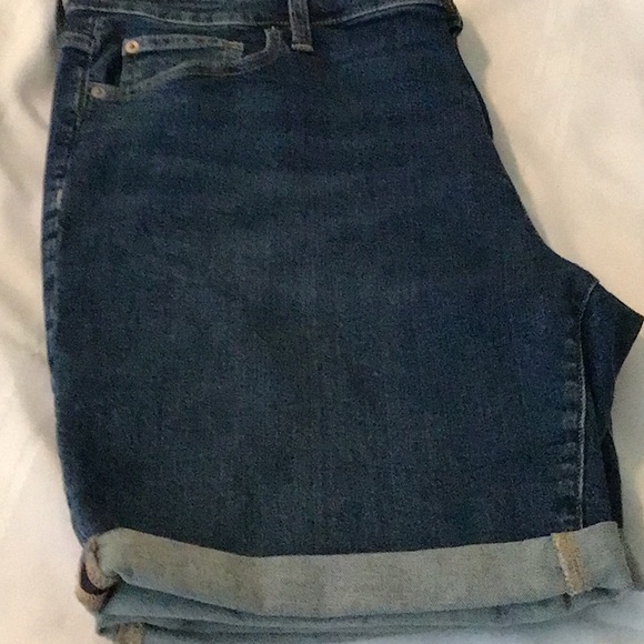 Gap women denim 9” Bermuda shorts size 20/35 new stretch midrise - Picture 8 of 9